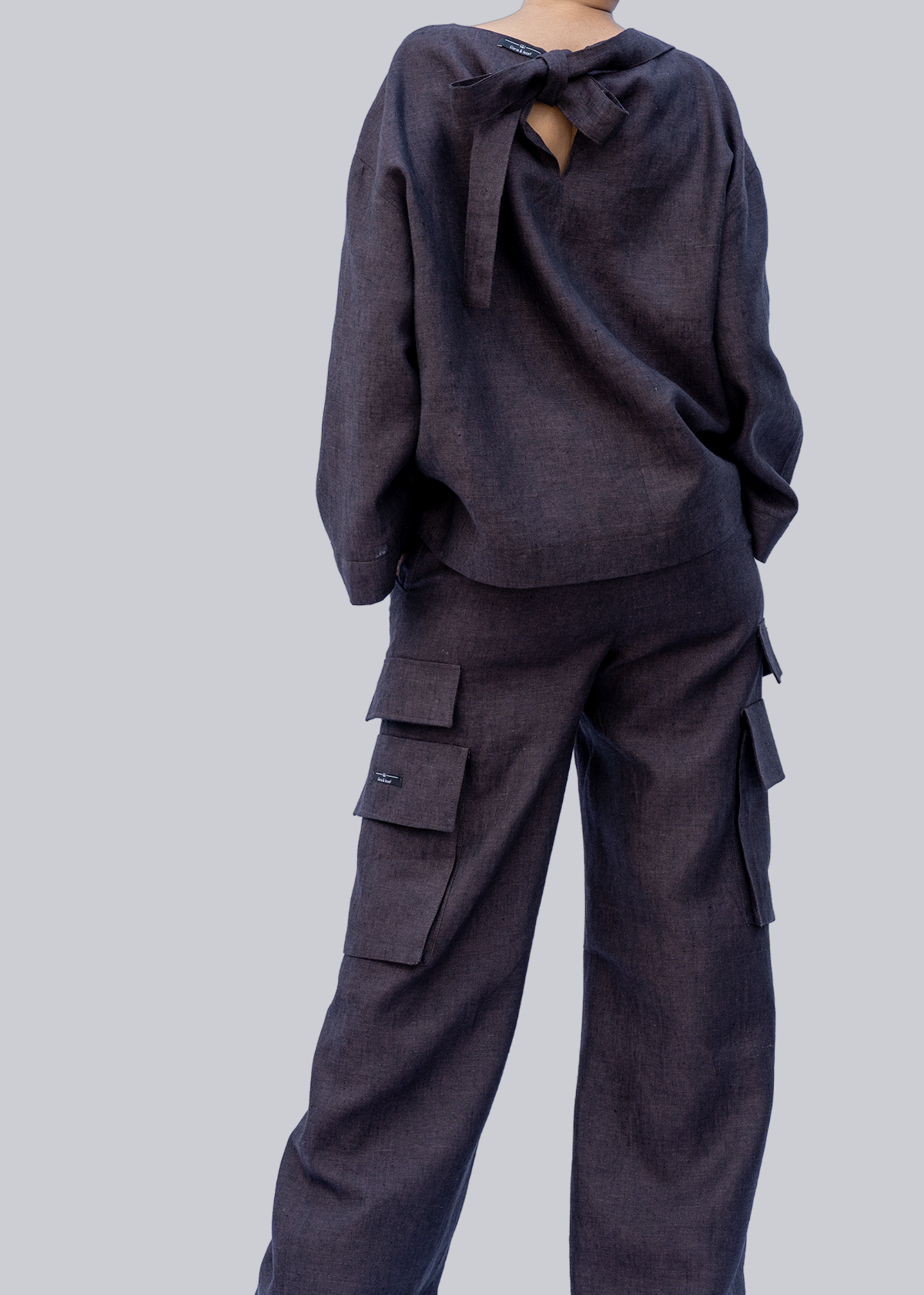 Brown linen back outfit look - view of back of brown linen outfit